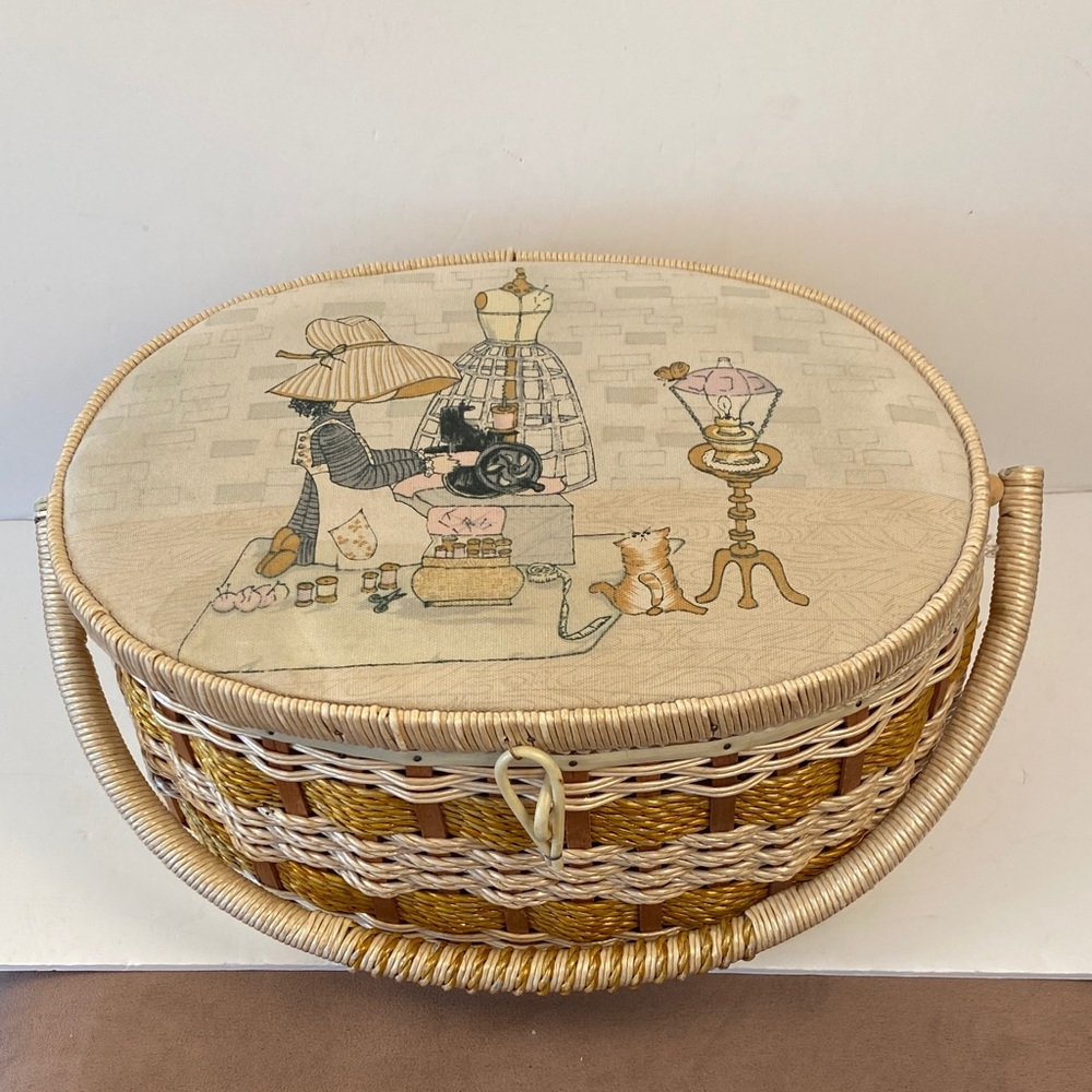 Elegant Woven Sewing Basket with Cat Motif - Tan and Cream